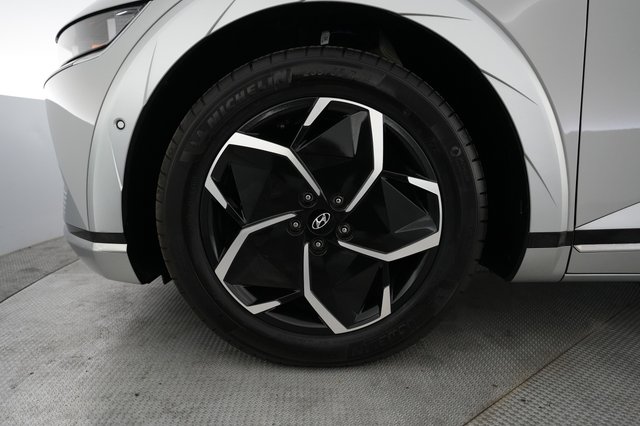 2024 Hyundai IONIQ 5 — photo 15 of 21