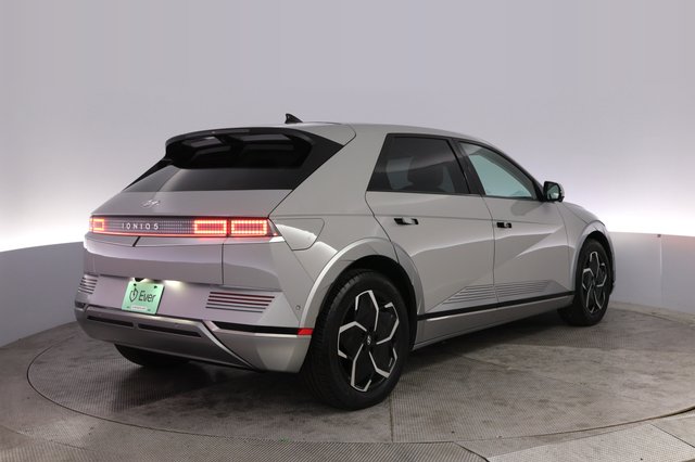 2024 Hyundai IONIQ 5 — photo 2 of 21