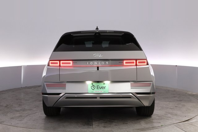2024 Hyundai IONIQ 5 — photo 12 of 21
