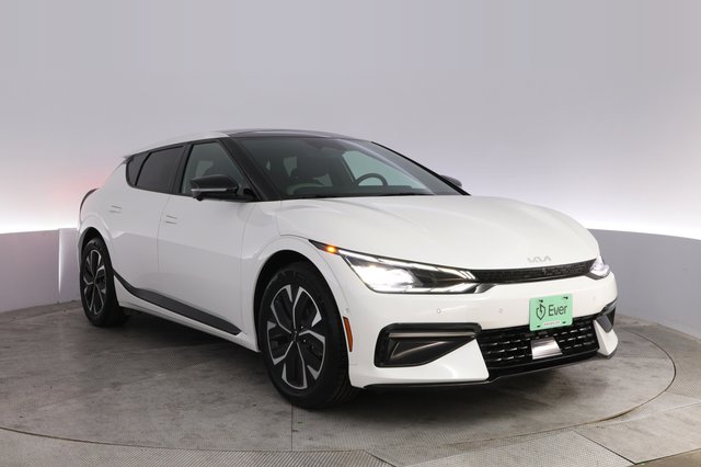2024 Kia EV6 — photo 10 of 21