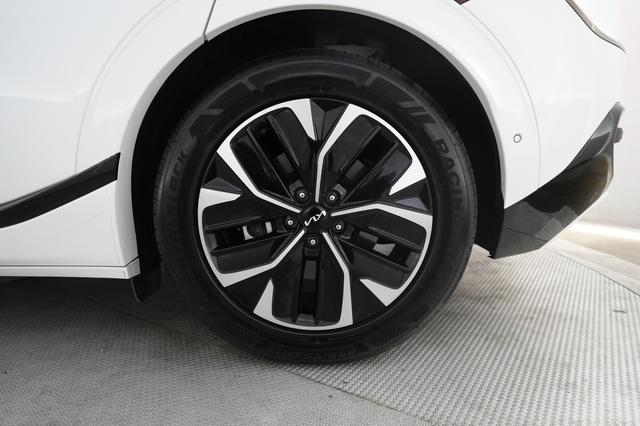 2024 Kia EV6 — photo 7 of 21