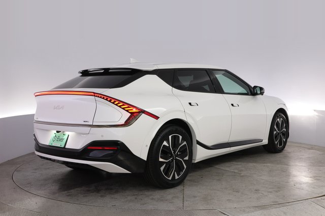 2024 Kia EV6 — photo 2 of 21