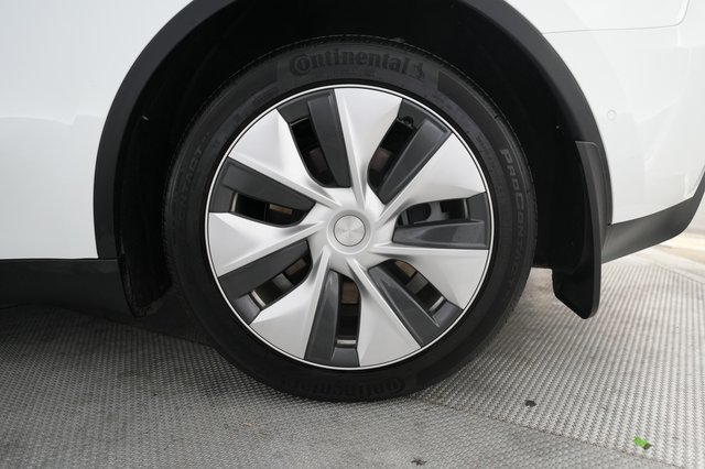 2022 Tesla Model Y — photo 7 of 22
