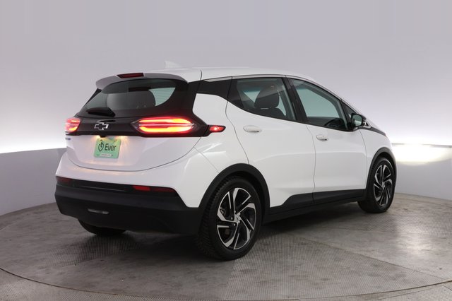 2023 Chevrolet Bolt EV — photo 2 of 23