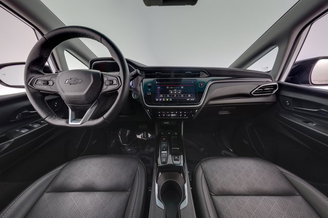 2023 Chevrolet Bolt EV — photo 21 of 23