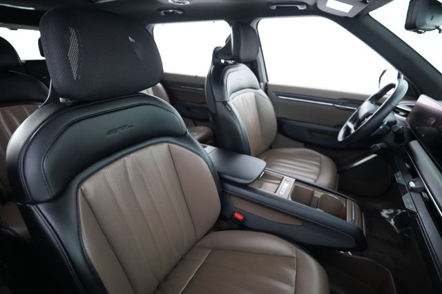 2024 Kia EV9 — photo 18 of 23
