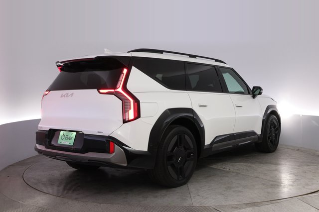 2024 Kia EV9 — photo 2 of 27
