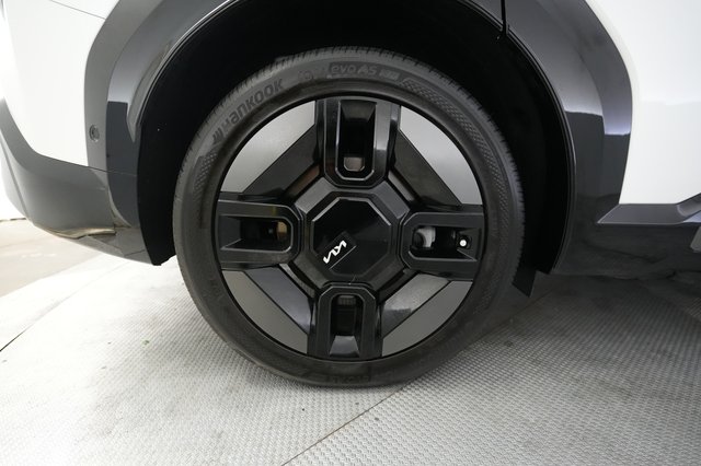 2024 Kia EV9 — photo 17 of 27