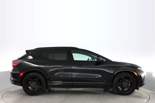 2024 Chevrolet Equinox EV — photo 10 of 18