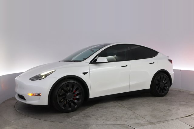 2021 Tesla Model Y — photo 14 of 24