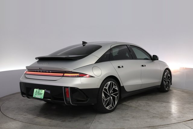 2023 Hyundai IONIQ 6 — photo 2 of 22