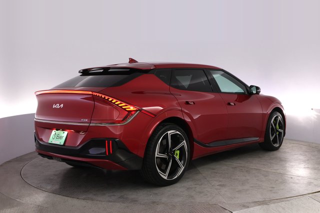 2023 Kia EV6 — photo 2 of 25
