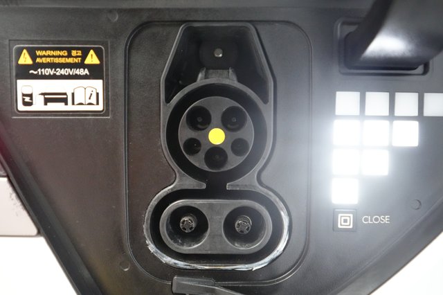 2024 Hyundai IONIQ 5 — photo 8 of 21