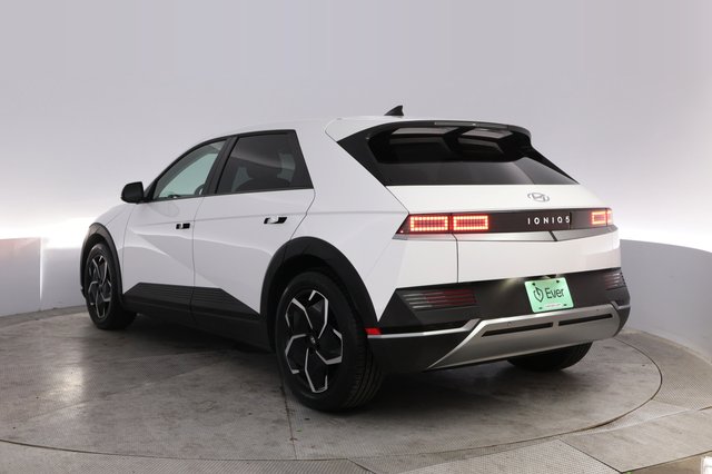 2024 Hyundai IONIQ 5 — photo 13 of 21