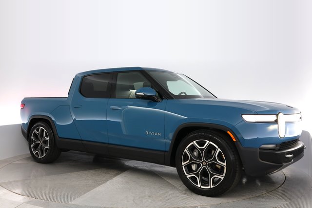 2025 Rivian R1T — photo 11 of 22