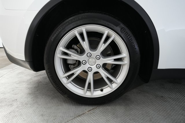 2023 Tesla Model Y — photo 17 of 21