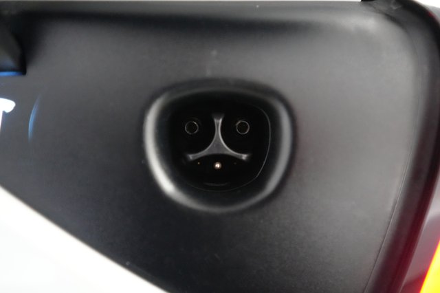 2023 Tesla Model Y — photo 8 of 21