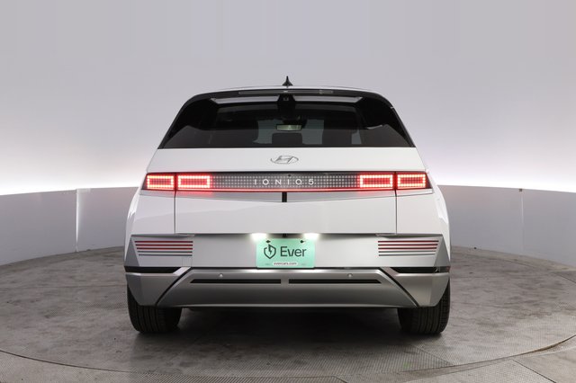 2024 Hyundai IONIQ 5 — photo 12 of 20