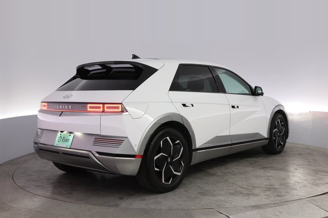 2024 Hyundai IONIQ 5 — photo 2 of 20