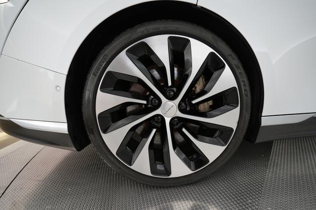 2022 Lucid Air — photo 7 of 27