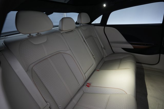 2022 Lucid Air — photo 4 of 27