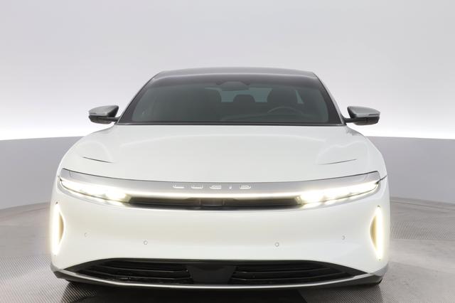2022 Lucid Air — photo 9 of 27