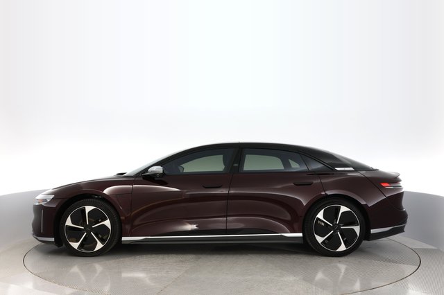 2022 Lucid Air — photo 12 of 19