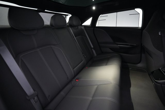 2022 Lucid Air — photo 4 of 19