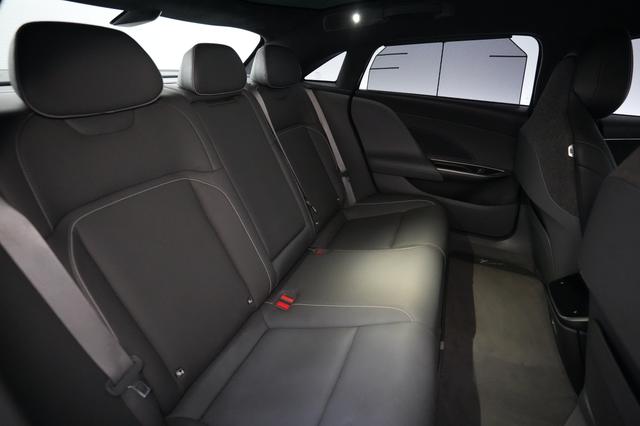 2023 Lucid Air — photo 4 of 24