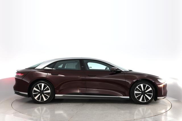 2024 Lucid Air — photo 10 of 22