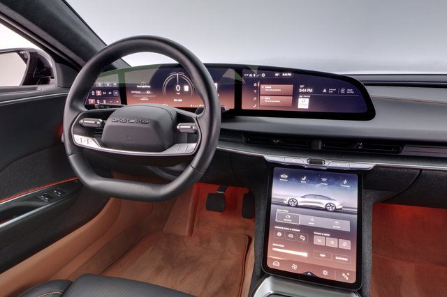 2023 Lucid Air — photo 18 of 22