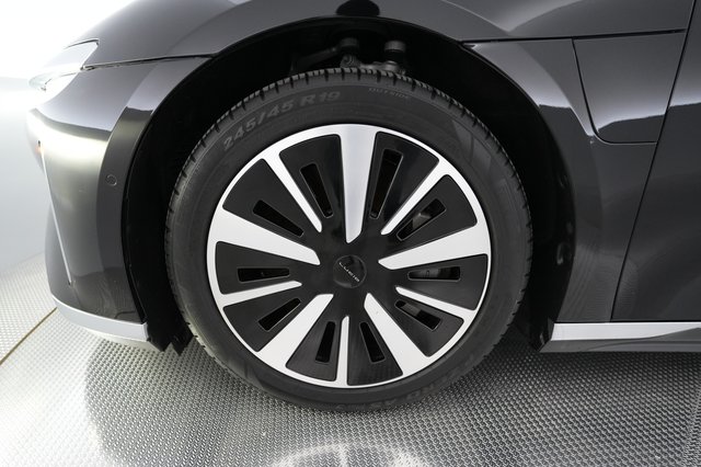 2023 Lucid Air — photo 14 of 22