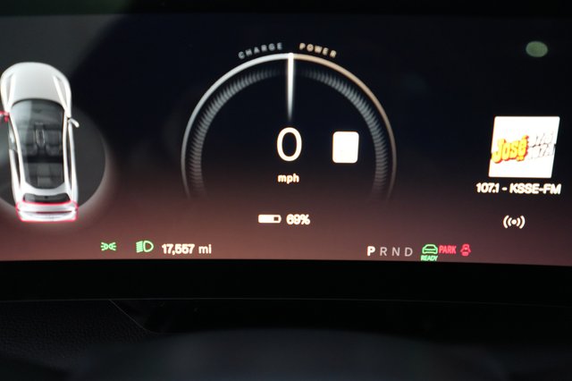 2023 Lucid Air — photo 5 of 22