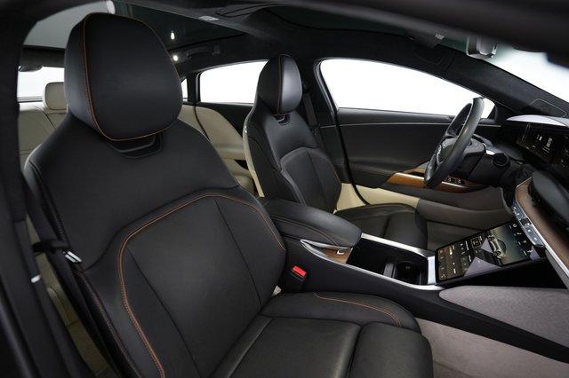 2023 Lucid Air — photo 18 of 24