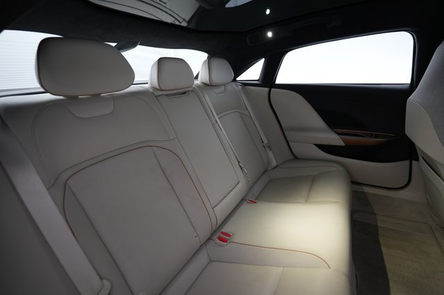 2023 Lucid Air — photo 4 of 24