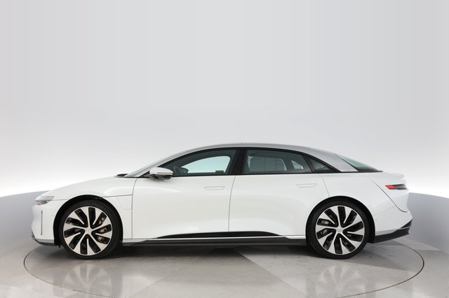 2024 Lucid Air — photo 12 of 20