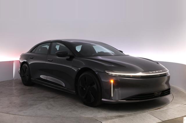2024 Lucid Air — photo 10 of 23