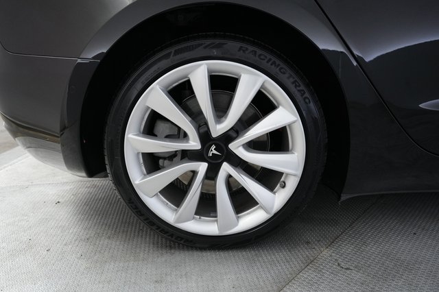 2019 Tesla Model 3 — photo 17 of 23