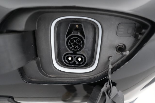 2023 Hyundai Kona Electric — photo 8 of 23