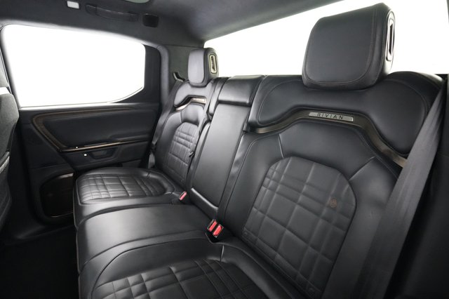2025 Rivian R1T — photo 19 of 24