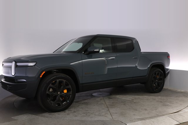 2025 Rivian R1T — photo 14 of 24
