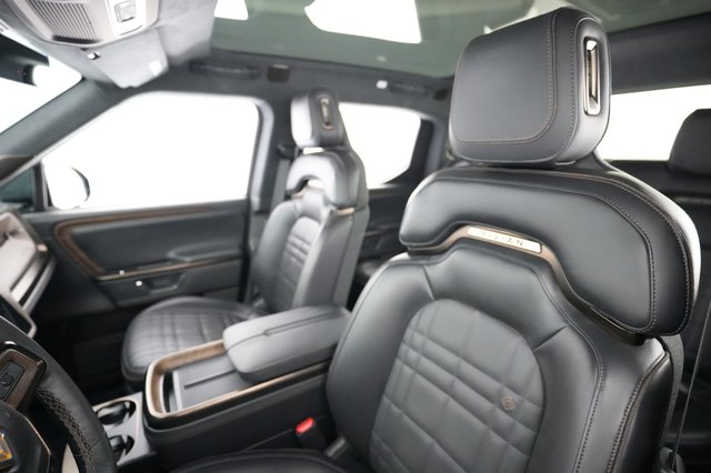 2025 Rivian R1T — photo 3 of 24