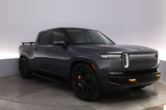2025 Rivian R1T — photo 10 of 22
