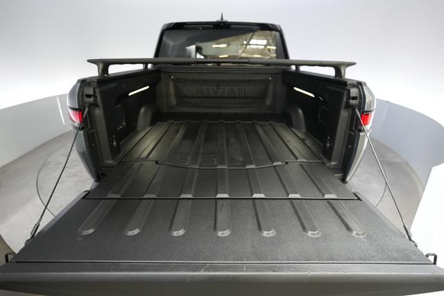 2025 Rivian R1T — photo 6 of 22