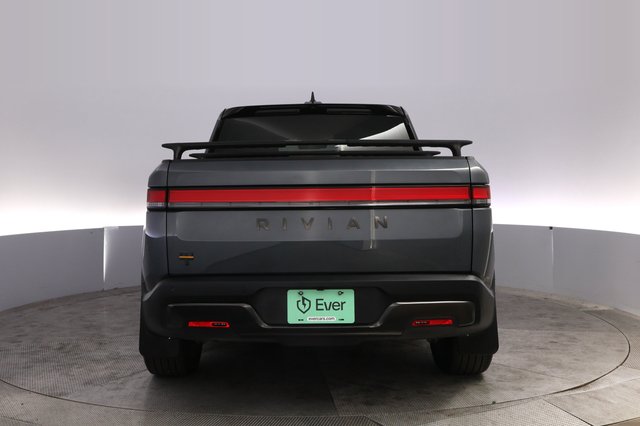 2025 Rivian R1T — photo 12 of 22