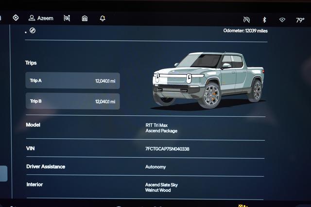 2025 Rivian R1T — photo 5 of 22