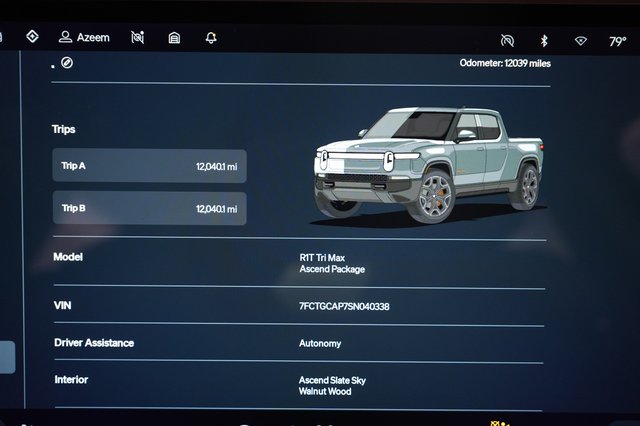 2025 Rivian R1T — photo 5 of 22
