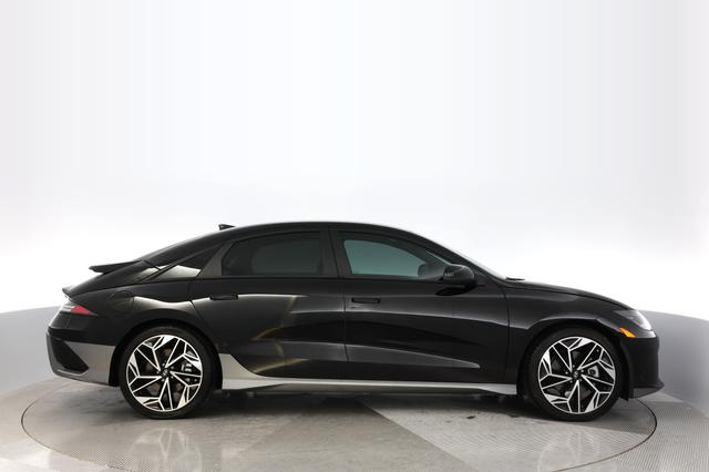 2025 Hyundai IONIQ 6 — photo 10 of 21