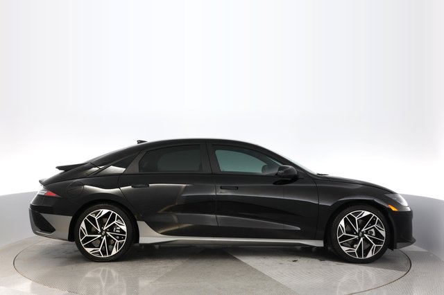 2025 Hyundai IONIQ 6 — photo 10 of 21