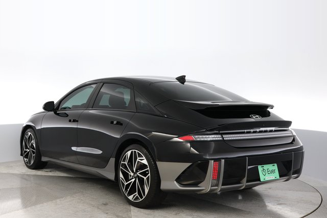 2025 Hyundai IONIQ 6 — photo 11 of 21
